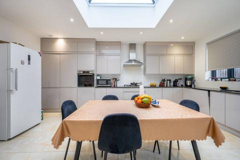 1 Emerson Gardens, Harrow, HA3 9TY