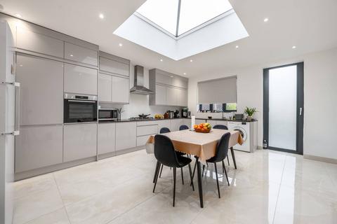 1 Emerson Gardens, Harrow, HA3 9TY