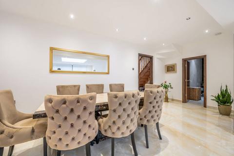 1 Emerson Gardens, Harrow, HA3 9TY