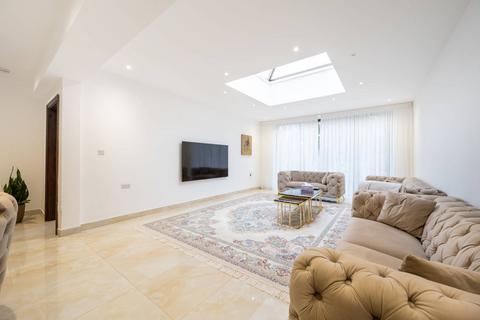 1 Emerson Gardens, Harrow, HA3 9TY