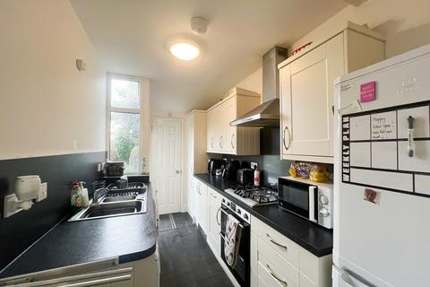 4 bedroom terraced house to rent, Snowdon Road, Bristol BS16