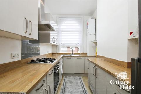 1 bedroom flat for sale, Baker Street, Enfield