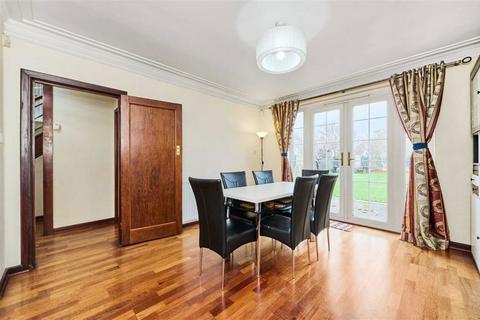 3 bedroom semi-detached house for sale, Sidcup Road, London SE12