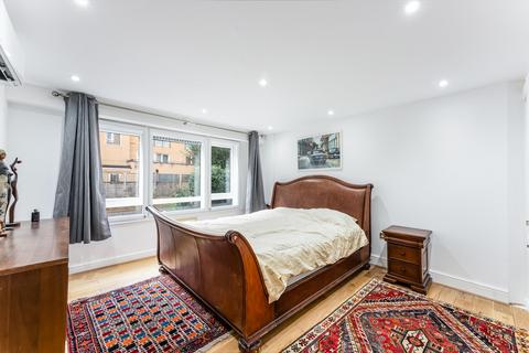 1 bedroom flat to rent, Pennington Court, 40 The Highway, London, E1W.