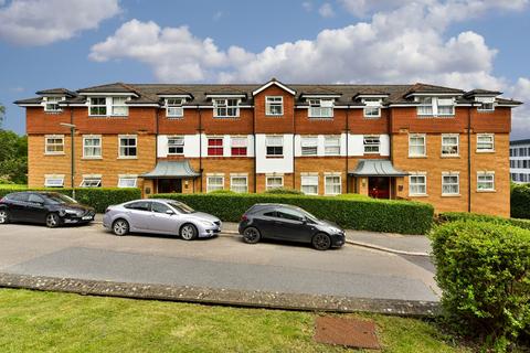 2 bedroom apartment to rent, Chapel Road, Redhill