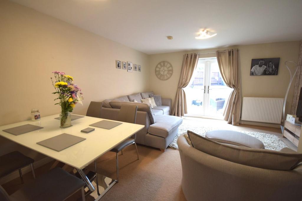 Lounge/dining room