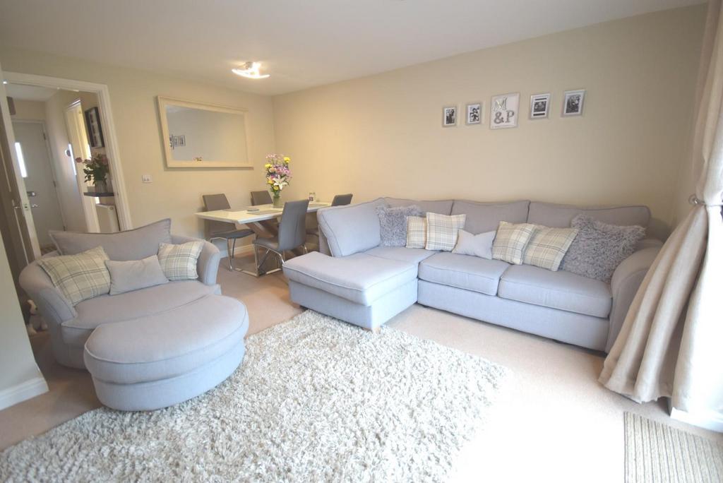 Lounge/dining room