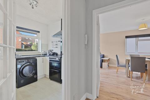 1 bedroom flat for sale, Allnutts Road, Epping CM16