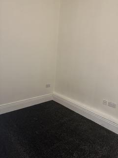 1 bedroom apartment to rent, North Street, Keighley BD21