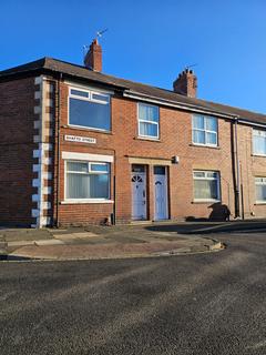 3 bedroom flat to rent, Shafto Street, Wallsend NE28