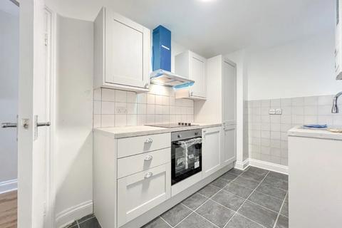 2 bedroom flat to rent, Macroom Road, London W9