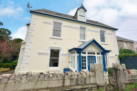 4 bedroom end of terrace house for sale, Fernleigh Road, Wadebridge PL27