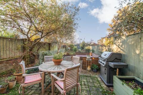 162a Friern Road, London, SE22 0BA