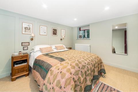 162a Friern Road, London, SE22 0BA