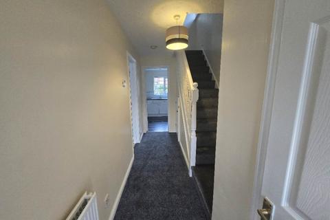 3 bedroom detached house to rent, Millwater Avenue, Dewsbury