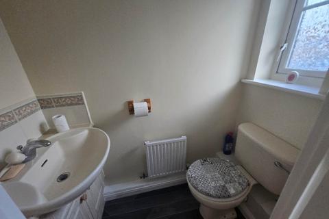 3 bedroom detached house to rent, Millwater Avenue, Dewsbury