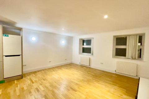 2 bedroom apartment to rent, Northfield Avenue, West Ealing W13