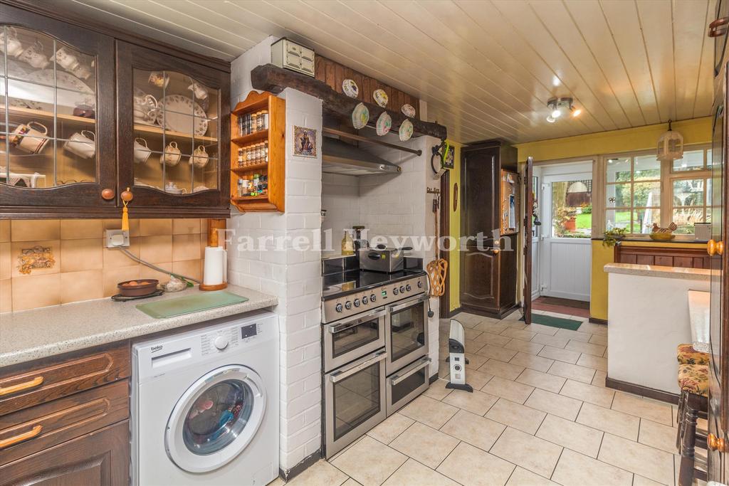 Kitchen image 4