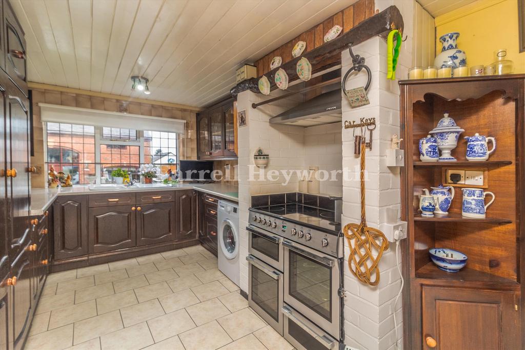 Kitchen image 6