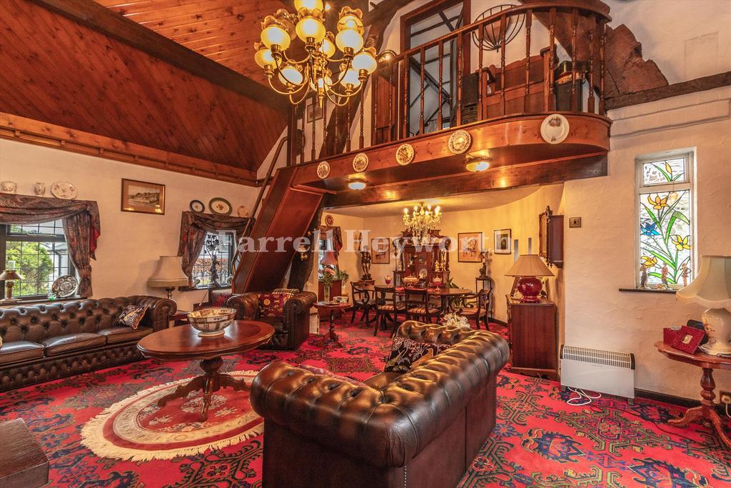 Lounge image 4
