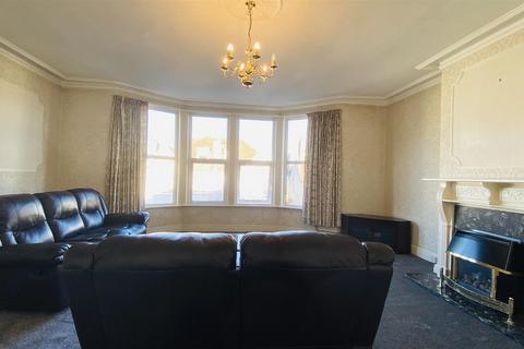 3 bedroom flat to rent, Dundonald Road, Redland, Bristol, BS6