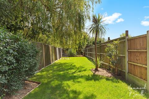 41 Upland Road, Thornwood, Epping, CM16 6NJ