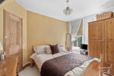 41 Upland Road, Thornwood, Epping, CM16 6NJ