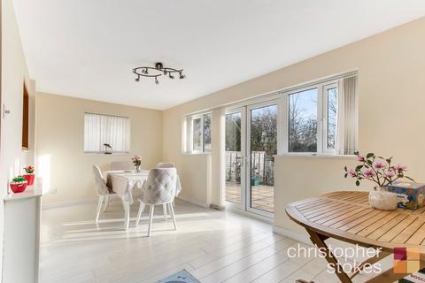 4 bedroom end of terrace house for sale, Winterscroft Road, Hoddesdon, Hertfordshire, EN11 8RL