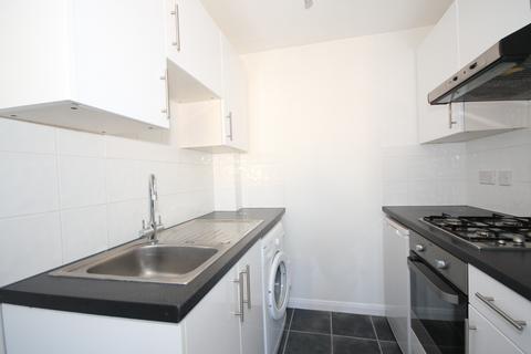 1 bedroom flat to rent, South Road, Woking GU21