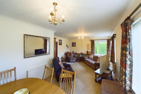 3 bedroom detached bungalow for sale, 8 Maserfield Close, Oswestry, SY11 1TA