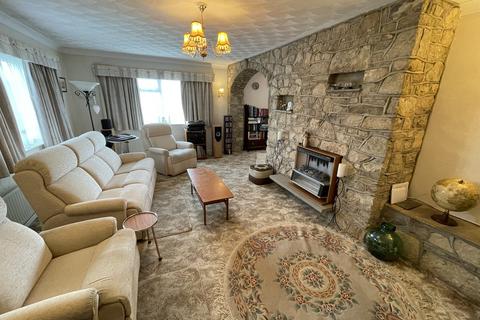 2 Swindale, Bedford, MK41 7TT