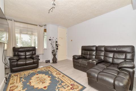 3 bedroom terraced house for sale, Railway Street, Romford RM6
