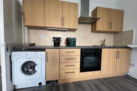 2 bedroom flat to rent, Coleridge Road, Hornsey N8