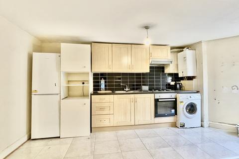 1 bedroom flat to rent, 48 Longley Road, Tooting, London, SW17 9LL