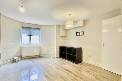 1 bedroom flat to rent, 48 Longley Road, Tooting, London, SW17 9LL