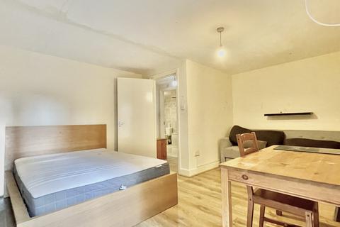 1 bedroom flat to rent, 48 Longley Road, Tooting, London, SW17 9LL