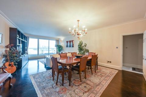 3 bedroom flat for sale, Chelsea Crescent, Chelsea, London, SW10