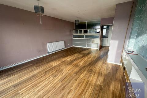 2 bedroom flat for sale, Wheatlands, Hounslow TW5