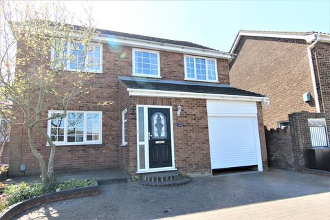 4 bedroom detached house to rent, Roundhills, Essex, EN9