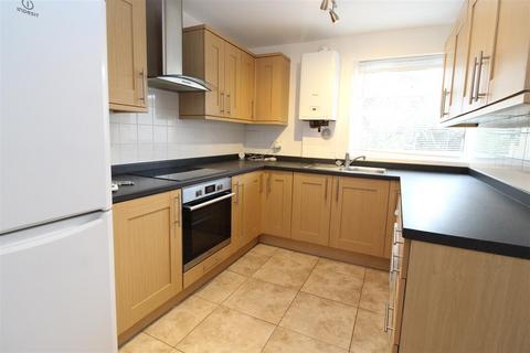 2 bedroom end of terrace house to rent, Front Street, Slip End, Luton