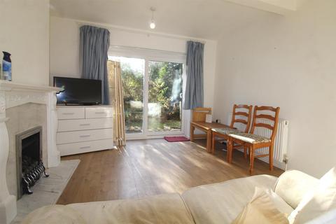 10 Highview Close, Potters Bar, EN6 5PF