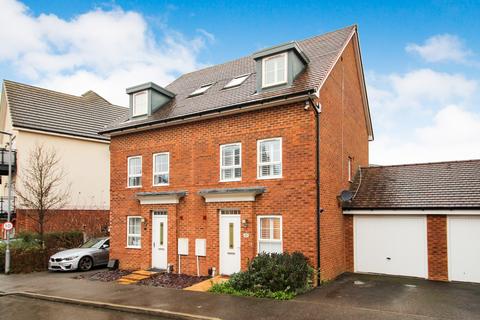 3 bedroom semi-detached house for sale, Bedivere Road, Crawley. RH11 0FX