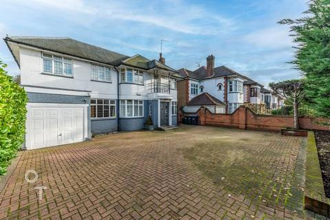 4 bedroom detached house for sale, Chase Road, London, N14 4LD