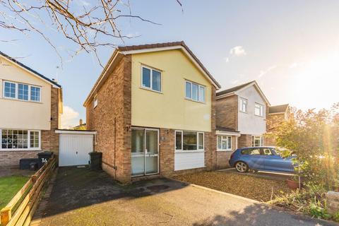 4 bedroom link detached house for sale, Situated on a pleasant cul de sac in the popular village of Congresbury