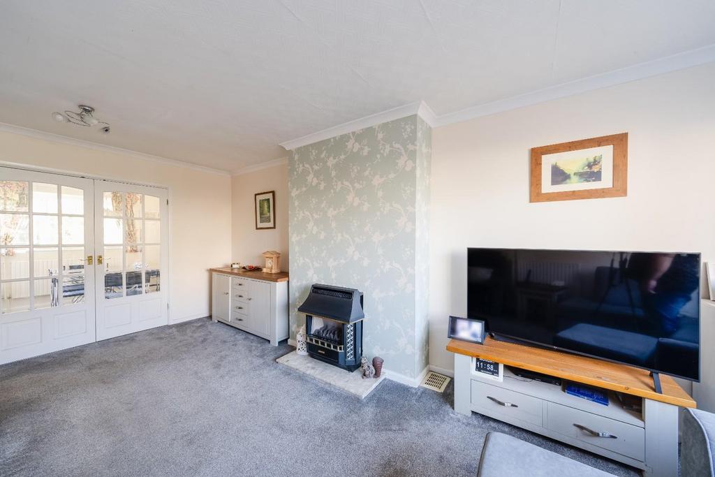 13 - sitting room.jpg