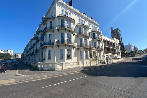 Studio to rent, Warrior Square, St. Leonards-On-Sea