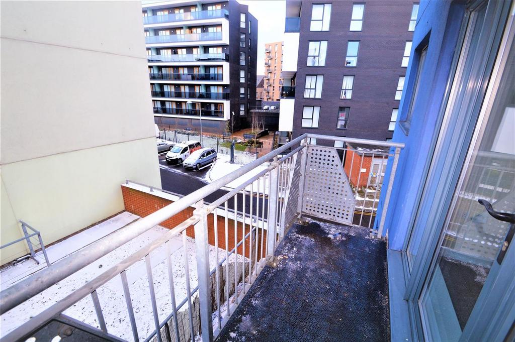 Runnel Court IG11