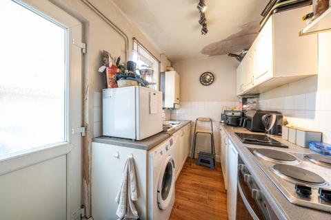 2 bedroom terraced house for sale, London Road, New Balderton, Newark, Nottinghamshire, NG24