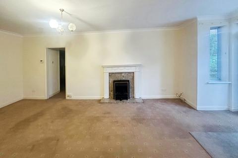 2 bedroom flat to rent, Roe Green Avenue, Worsley, Manchester, Greater Manchester, M28