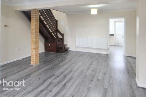 2 bedroom terraced house to rent, Westfield Road, Dagenham